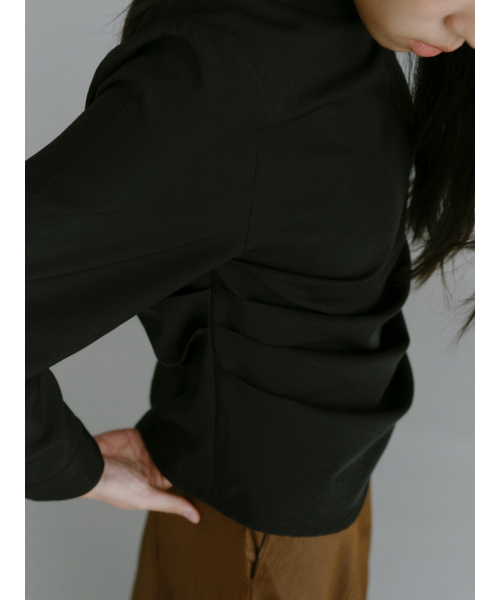 Yuje(ユジェ)の「NOMA DRAPE SHIRTS (3color,2size)(シャツ/ブラウス・レディース・ブラック/ダークブラウン/アイボリー・SMALL/MEDIUM)」の17枚目の写真