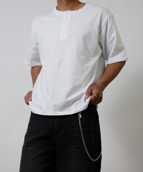 NYLAUS(ナイラス)の「【Nylaus】ヘンリーネック 半袖Tシャツ ヴィンテージ加工(Tシャツ/カットソー・メンズ・ホワイト/ブラック/ブラック系その他・L/M)」の1枚目の写真