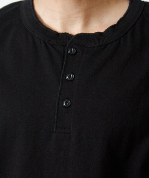 NYLAUS(ナイラス)の「【Nylaus】ヘンリーネック 半袖Tシャツ ヴィンテージ加工(Tシャツ/カットソー・メンズ・ホワイト/ブラック/ブラック系その他・L/M)」の8枚目の写真