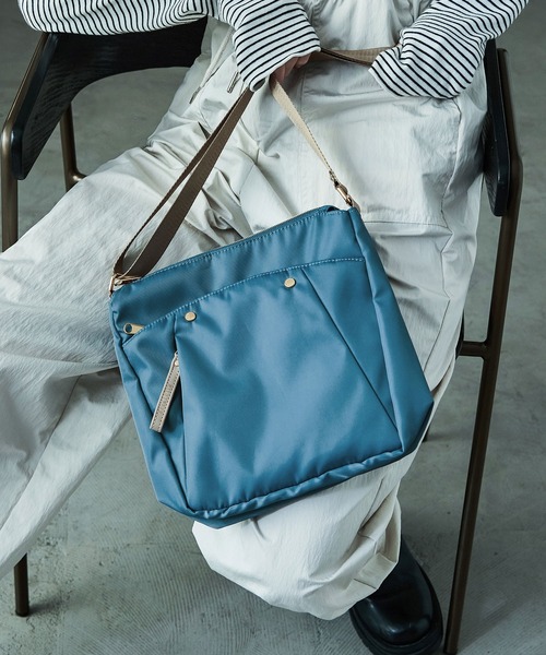 Fashion Letter(ファッションレター)の「6ポケット 縦型ショルダーバッグ(ショルダーバッグ・レディース・チャコールグレー/ブラック/ブルーグリーン/グレイッシュベージュ・FREE)」の22枚目の写真