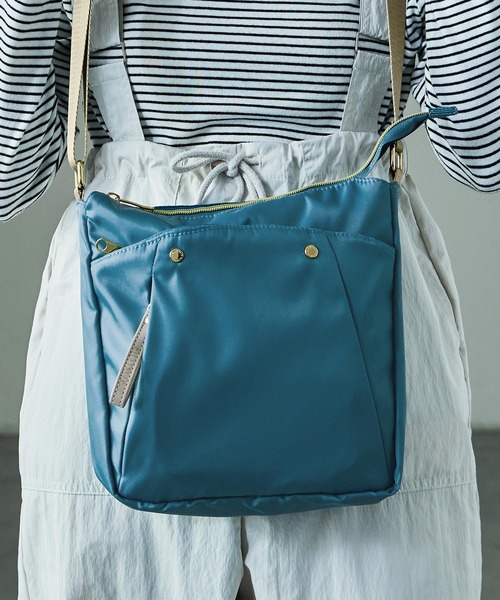 Fashion Letter(ファッションレター)の「6ポケット 縦型ショルダーバッグ(ショルダーバッグ・レディース・チャコールグレー/ブラック/ブルーグリーン/グレイッシュベージュ・FREE)」の19枚目の写真