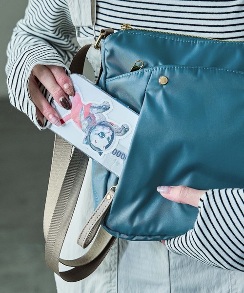 Fashion Letter(ファッションレター)の「6ポケット 縦型ショルダーバッグ(ショルダーバッグ・レディース・チャコールグレー/ブラック/ブルーグリーン/グレイッシュベージュ・FREE)」の17枚目の写真