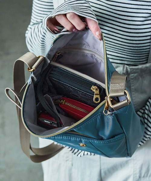 Fashion Letter(ファッションレター)の「6ポケット 縦型ショルダーバッグ(ショルダーバッグ・レディース・チャコールグレー/ブラック/ブルーグリーン/グレイッシュベージュ・FREE)」の16枚目の写真