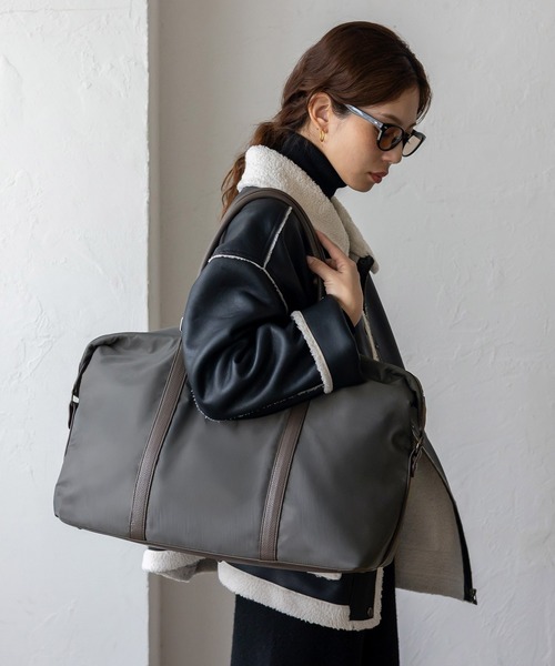 VitaFelice(ヴィータフェリーチェ)の「ナイロン2WAYボストンバッグ(ボストンバッグ・レディース・ブラック/チャコール・FREE)」の4枚目の写真