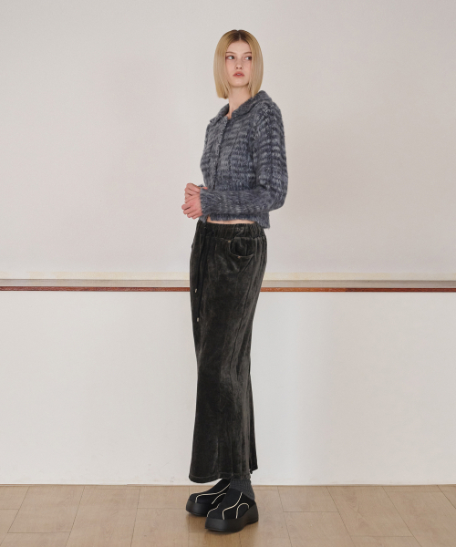 ETMON(エトモン)の「Velvet Banding Logo Skirt, Charcoal(スカート・レディース・その他・FREE)」の3枚目の写真
