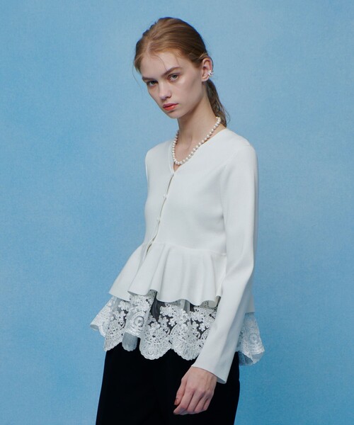LOULOU WILLOUGHBY（ルルウィルビー）の「【LOULOU WILLOUGHBY】レースレイヤーペプラムカーディガン（カーディガン/ボレロ・レディース・オフホワイト/ブラック/グレー系その他・2）」の11枚目の写真