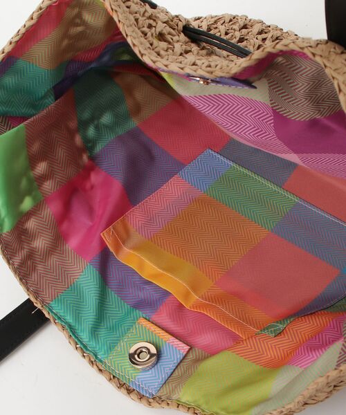 AVOCA(アヴォカ)の「【AVOCA/アヴォカ】Paper Tote Bag/巾着 ペーパートートバッグ(トートバッグ・レディース・ブラック/アイボリー/ブラウン・FREE)」の6枚目の写真