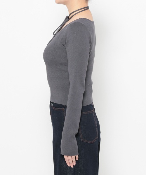 mysty woman（ミスティウーマン）の「ホルターネックロングスリーブニット　659276（ニット/セーター・レディース・オフホワイト/グレー/ブラック・FREE）」の10枚目の写真