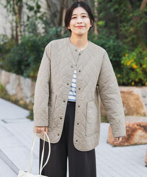 URBAN RESEARCH DOORS(アーバンリサーチドアーズ)の「カポックキルトミドルジャケット(ダウンジャケット/コート・レディース・グレー系その他/アイボリー/ブラック・FREE)」の3枚目の写真