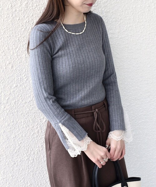 SHIPS Colors(シップス カラーズ)の「SHIPS Colors:〈手洗い可能〉レース カット オフ ワイド リブ ニット(ニット/セーター・レディース・オフホワイト/グレー/ネイビー・ONE SIZE)」の3枚目の写真