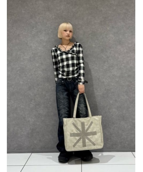 LAGUA GEM(ラグアジェム)の「FRILL COMPACT トップス(Tシャツ/カットソー・レディース・ブラック/ネイビー・FREE)」の16枚目の写真