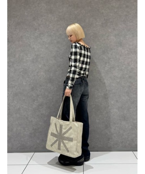 LAGUA GEM(ラグアジェム)の「FRILL COMPACT トップス(Tシャツ/カットソー・レディース・ブラック/ネイビー・FREE)」の18枚目の写真