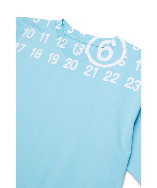 MM6 Maison Margiela（ｴﾑｴﾑｼｯｸｽ ﾒｿﾞﾝ ﾏﾙｼﾞｪﾗ）の「キッズ Tシャツ MM6 KID（Tシャツ/カットソー・キッズ・ブラック/ブルー/ホワイト・12Y/10Y/8Y/16Y/14Y/6Y）」の9枚目の写真