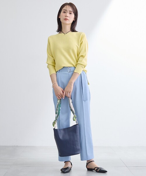 INDIVI（インディヴィ）の「【ハンドル2WAY／A4収納】スカーフハンドル バケツバッグ（ハンドバッグ・レディース・ネイビー/アイボリー・00）」の6枚目の写真