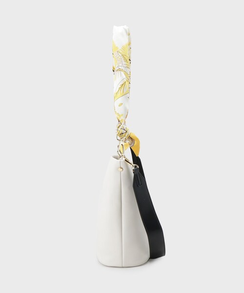 INDIVI（インディヴィ）の「【ハンドル2WAY／A4収納】スカーフハンドル バケツバッグ（ハンドバッグ・レディース・ネイビー/アイボリー・00）」の9枚目の写真