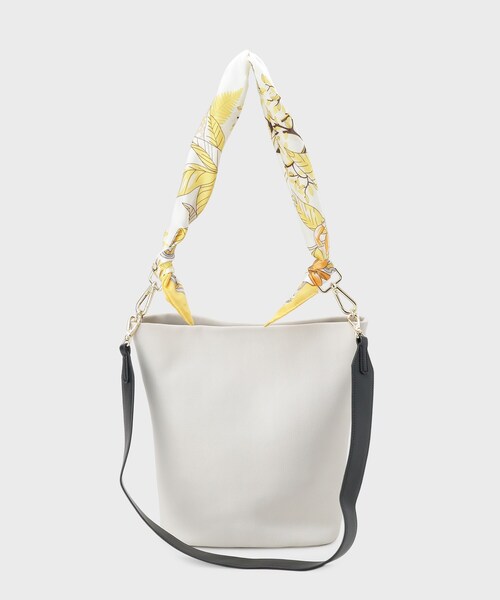 INDIVI（インディヴィ）の「【ハンドル2WAY／A4収納】スカーフハンドル バケツバッグ（ハンドバッグ・レディース・ネイビー/アイボリー・00）」の10枚目の写真