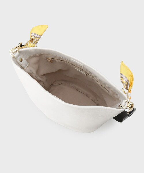 INDIVI（インディヴィ）の「【ハンドル2WAY／A4収納】スカーフハンドル バケツバッグ（ハンドバッグ・レディース・ネイビー/アイボリー・00）」の13枚目の写真