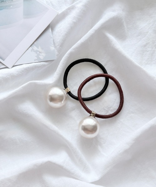 ブラック
ブラウン