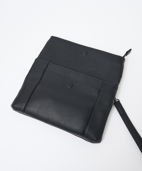 ABAHOUSE les essentiels(アバハウスレエッセンシャル アバハウス エッセンシャル)の「【ABAHOUSE les essentiels】定番2wayショルダー / スプリットレザー/シュリンク/ショルダーバッグ/クラッチバッグ(ショルダーバッグ・メンズ・ネイビー/ブラック/グレー・フリー)」の8枚目の写真
