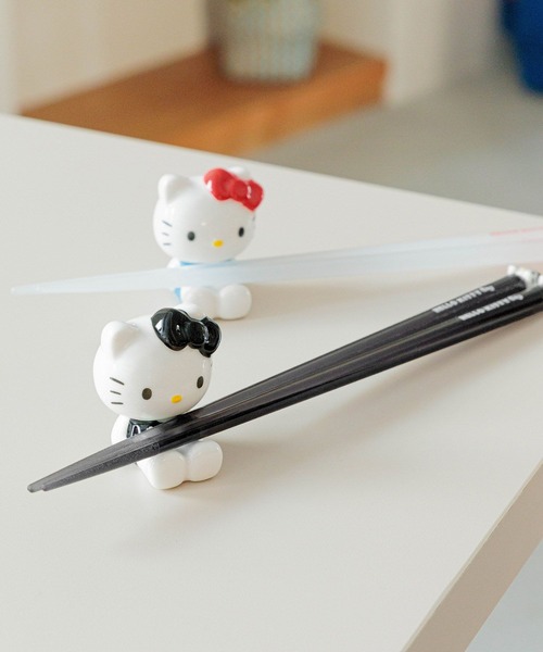 Me%（ミィパーセント）の「【HELLO KITTY】おはし　641554（食器・レディース・レッド/ブラック・FREE）」の3枚目の写真