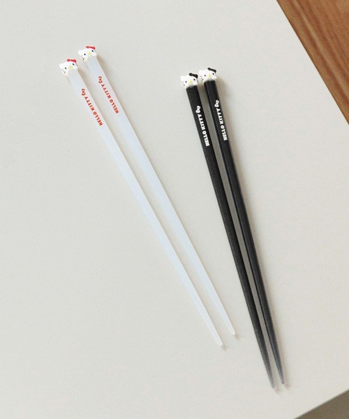 Me%（ミィパーセント）の「【HELLO KITTY】おはし　641554（食器・レディース・レッド/ブラック・FREE）」の5枚目の写真