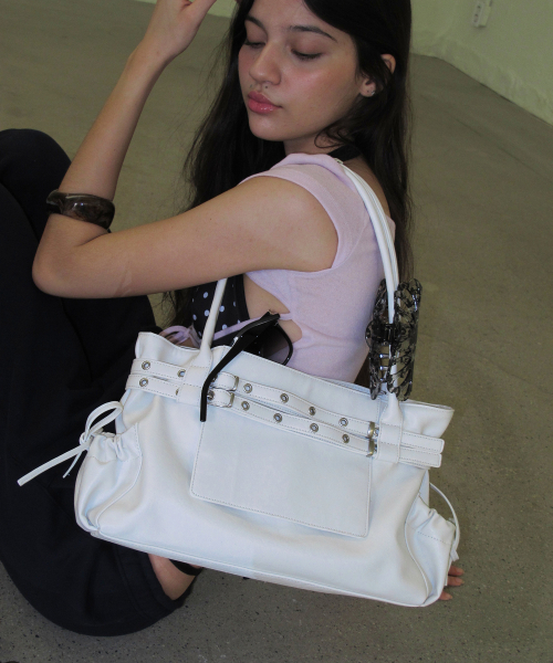 YEOMIMの「medium town belt bag (cream)(ショルダーバッグ・レディース・その他・FREE)」の4枚目の写真