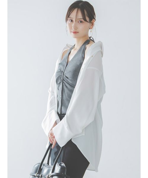 SNIDEL(スナイデル)の「バックサテンシャツ(シャツ/ブラウス・レディース・オレンジ/ネイビー/ホワイト・F)」の2枚目の写真