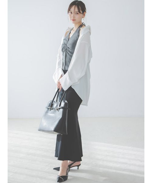 SNIDEL(スナイデル)の「バックサテンシャツ(シャツ/ブラウス・レディース・オレンジ/ネイビー/ホワイト・F)」の5枚目の写真