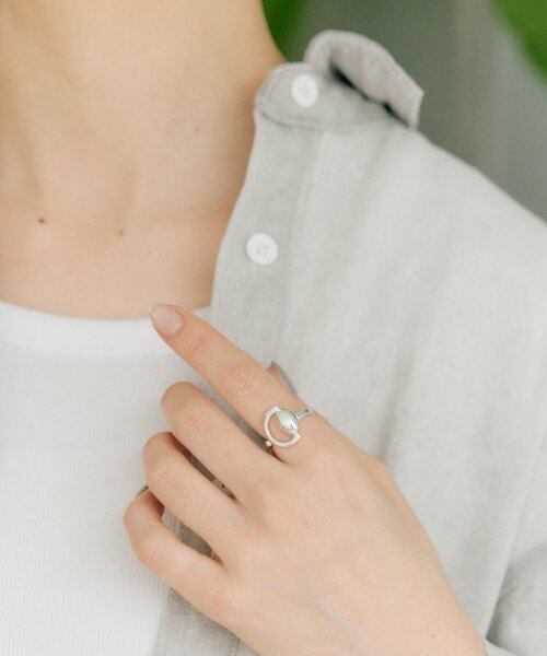 ear PAPILLONNER(イアパピヨネ)の「ホースビットリング(リング・レディース・シルバー/ゴールド・13)」の15枚目の写真