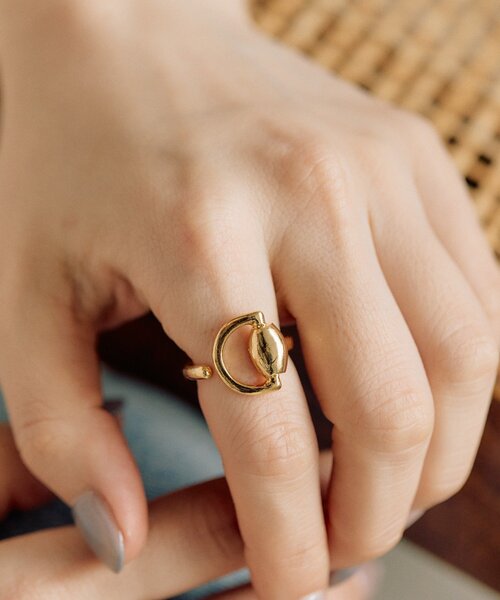 ear PAPILLONNER(イアパピヨネ)の「ホースビットリング(リング・レディース・シルバー/ゴールド・13)」の4枚目の写真