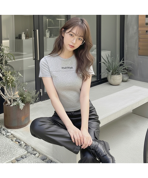 muahmuah（ムーアムーア）の「クロップポイントピンタック半袖Tシャツ [3色]（Tシャツ/カットソー・レディース・グレー/アイボリー/ブラック・FREE）」の3枚目の写真