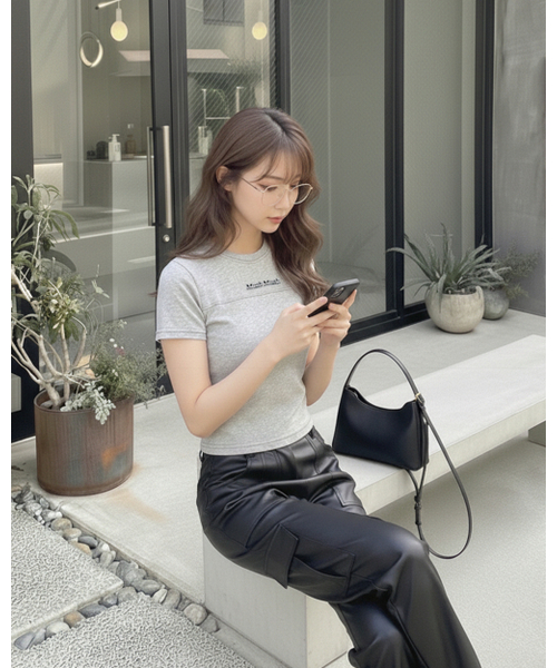 muahmuah（ムーアムーア）の「クロップポイントピンタック半袖Tシャツ [3色]（Tシャツ/カットソー・レディース・グレー/アイボリー/ブラック・FREE）」の14枚目の写真