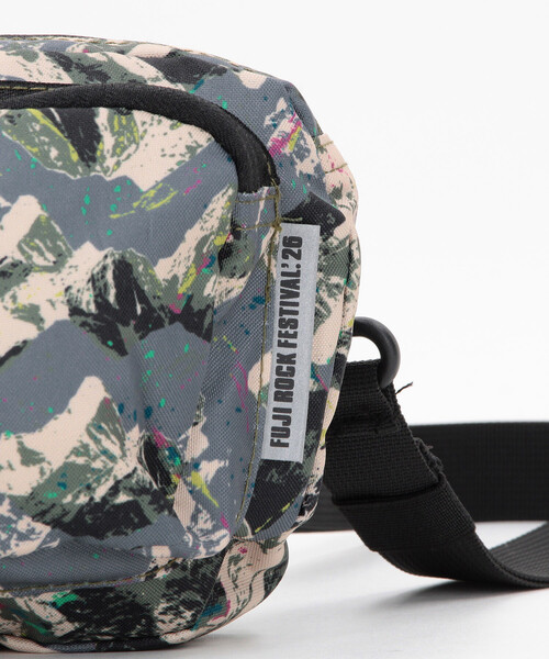 KiU(キウ)の「KiU/キウ FUJIROCK FP MINI SHOULDER フロントポケットミニショルダーバッグ K572(ショルダーバッグ・メンズ・カモフラージュ/その他16・ONE SIZE)」の7枚目の写真