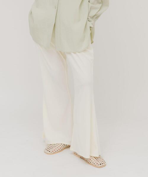 KBF（ケイビーエフ）の「イージーRIBフレアパンツ（その他パンツ・レディース・ブラウン/アイボリー/ブラック・ONE）」の4枚目の写真