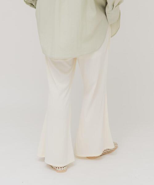 KBF（ケイビーエフ）の「イージーRIBフレアパンツ（その他パンツ・レディース・ブラウン/アイボリー/ブラック・ONE）」の6枚目の写真