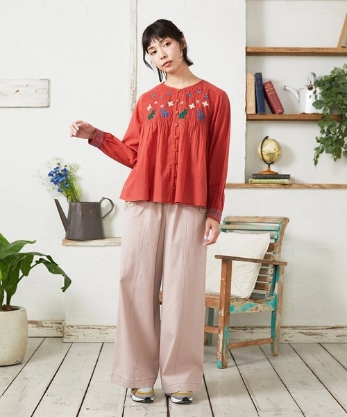 Jocomomola(ホコモモラ)の「Baile animal アニマル刺繍ブラウス(シャツ/ブラウス・レディース・グレー/レッド・40)」の8枚目の写真