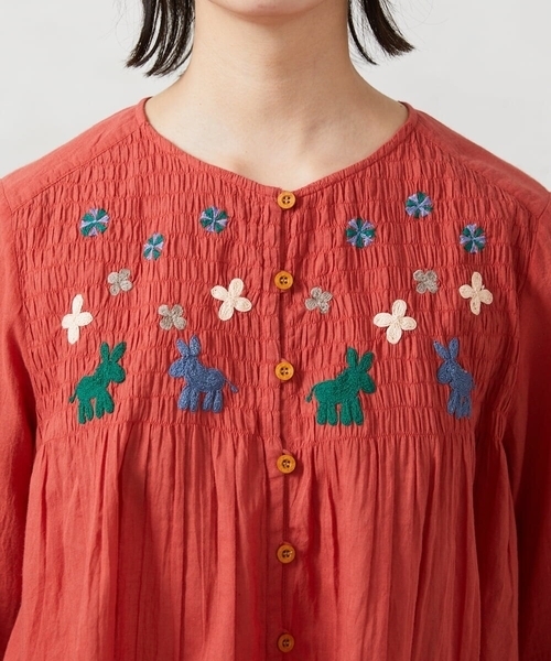 Jocomomola(ホコモモラ)の「Baile animal アニマル刺繍ブラウス(シャツ/ブラウス・レディース・グレー/レッド・40)」の10枚目の写真