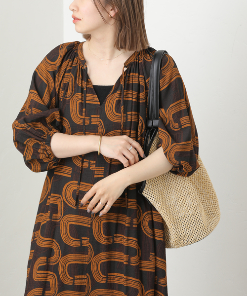 JOURNAL STANDARD relume（ジャーナルスタンダード　レリューム）の「［26SS新作］モダンアフリカンプリントワンピース（ワンピース・レディース・ブラック/ブラウン・FREE）」の11枚目の写真