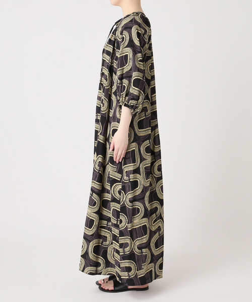 JOURNAL STANDARD relume（ジャーナルスタンダード　レリューム）の「［26SS新作］モダンアフリカンプリントワンピース（ワンピース・レディース・ブラック/ブラウン・FREE）」の13枚目の写真