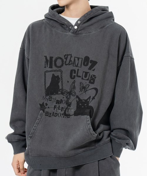MOZMOZ（モズモズ）の「テリー裏起毛ピグメントミステリーキャットオーバーサイズフードチャコール（パーカー・レディース・その他・1/2/3）」の3枚目の写真
