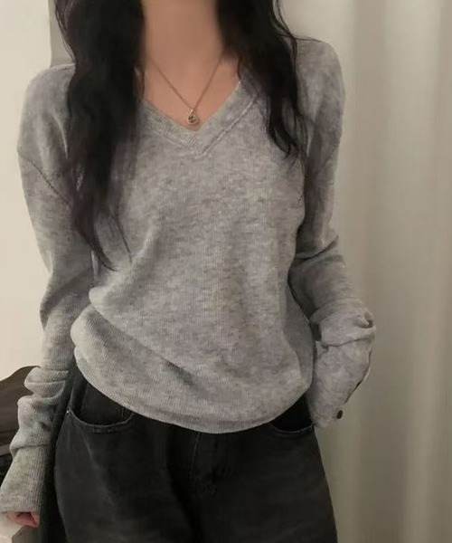 LAFFMO(ラフモ)の「袖ボタンVネックリブニットプルオーバー(Tシャツ/カットソー・レディース・グレー/ネイビー・F)」の10枚目の写真