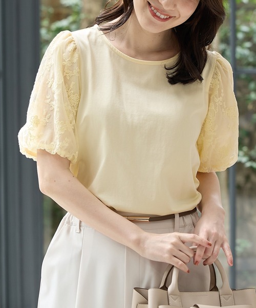Honeys(ハニーズ)の「【ハニさら・接触冷感・UVカット・遮熱】袖刺繍トップス(Tシャツ/カットソー・レディース・ホワイト/サックスブルー/ブラック/クリーム・3L/L/LL/M/S)」の1枚目の写真