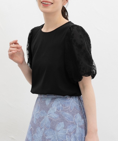 Honeys(ハニーズ)の「【ハニさら・接触冷感・UVカット・遮熱】袖刺繍トップス(Tシャツ/カットソー・レディース・ホワイト/サックスブルー/ブラック/クリーム・3L/L/LL/M/S)」の3枚目の写真