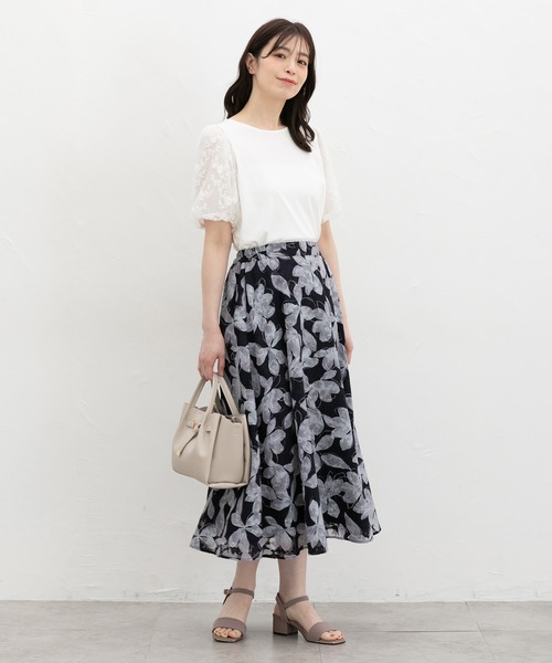 Honeys(ハニーズ)の「【ハニさら・接触冷感・UVカット・遮熱】袖刺繍トップス(Tシャツ/カットソー・レディース・ホワイト/サックスブルー/ブラック/クリーム・3L/L/LL/M/S)」の6枚目の写真