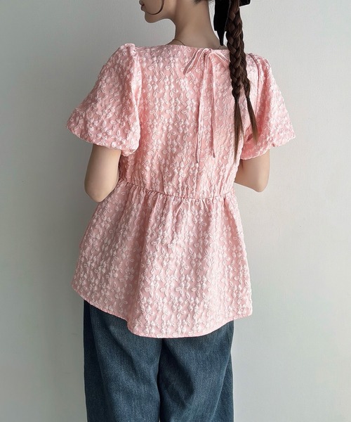 Meiru(メイル)の「スクエアネックフラワージャガードペプラムトップス(シャツ/ブラウス・レディース・ブラック/ピンク/アイボリー・MEDIUM/SMALL/LARGE)」の13枚目の写真