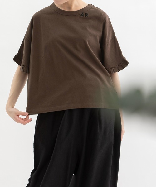 nop de nod(ノップドゥノッド)の「USコットンフリルスリーブTシャツ(Tシャツ/カットソー・レディース・ブラック/ブラウン/オフホワイト・3)」の1枚目の写真