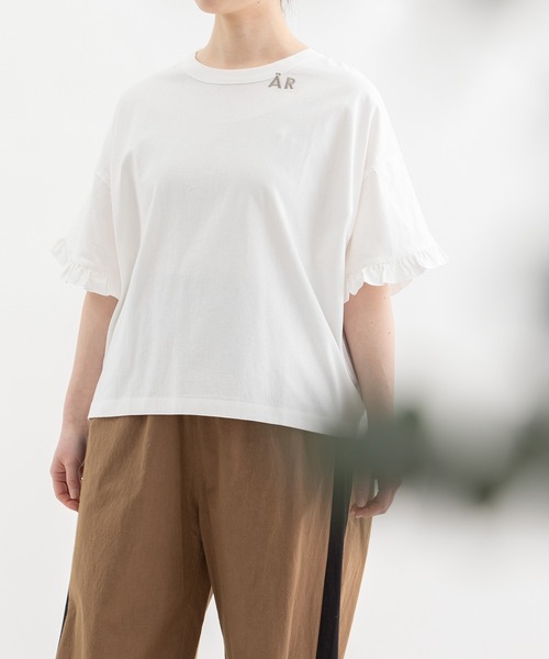 nop de nod(ノップドゥノッド)の「USコットンフリルスリーブTシャツ(Tシャツ/カットソー・レディース・ブラック/ブラウン/オフホワイト・3)」の2枚目の写真