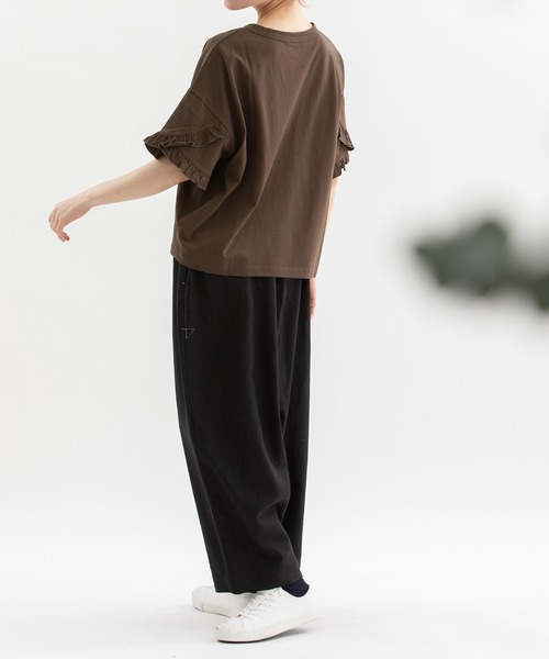 nop de nod(ノップドゥノッド)の「USコットンフリルスリーブTシャツ(Tシャツ/カットソー・レディース・ブラック/ブラウン/オフホワイト・3)」の12枚目の写真