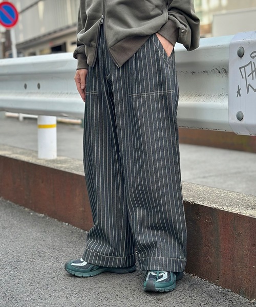MandO（エムオー）（エムオー）の「ストライプ&無地ベイカータックデニムワイドストレートパンツ（デニムパンツ・メンズ・ブラック/ブルー系その他/インディゴブルー/ブラック系その他・SMALL/LARGE/MEDIUM）」の12枚目の写真