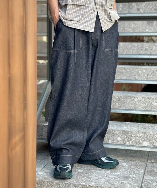 MandO（エムオー）（エムオー）の「ストライプ&無地ベイカータックデニムワイドストレートパンツ（デニムパンツ・メンズ・ブラック/ブルー系その他/インディゴブルー/ブラック系その他・SMALL/LARGE/MEDIUM）」の19枚目の写真